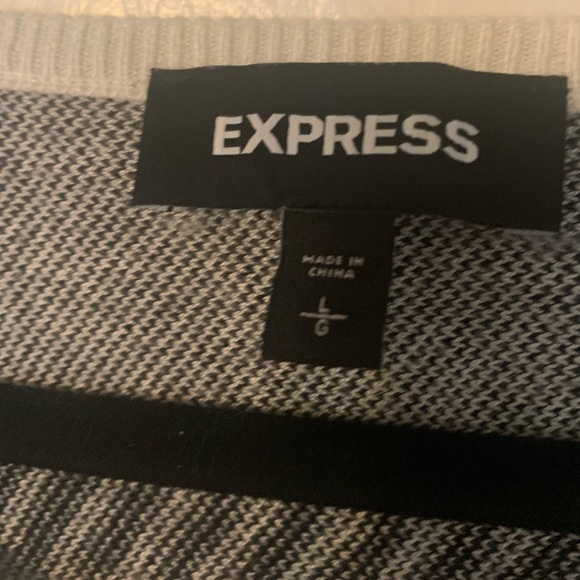 Express White with black lines sweatshirt size Large - Picture 2 of 2